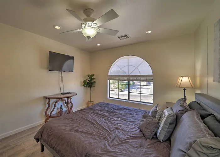 Holiday home Putting Green And Pool Table Lake Havasu City Gem!