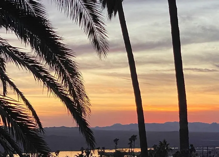 Putting Green And Pool Table Lake Havasu City Gem! * Lake Havasu City