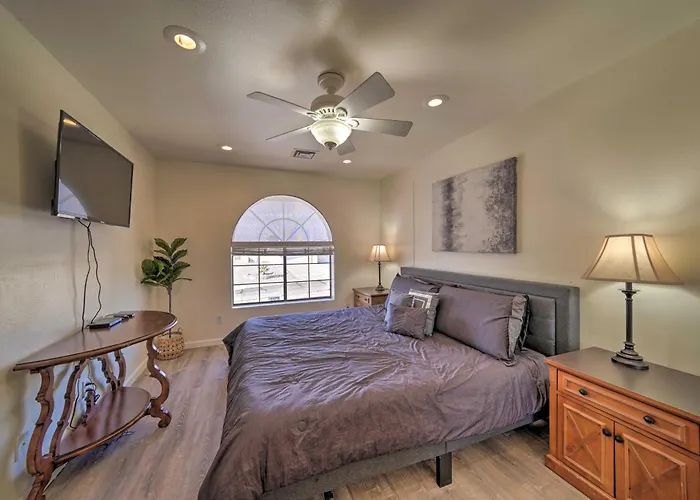 Putting Green And Pool Table Lake Havasu City Gem! Holiday home *