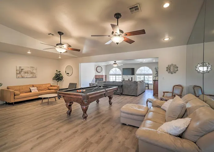 Putting Green And Pool Table Lake Havasu City Gem! * Lake Havasu City